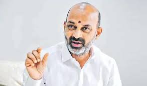 ఉద్యోగుల ఉసురు పోసుకోకండి: పెండింగ్ డీఏలు, పీఆర్సీ బకాయిలపై సీఎం రేవంత్‌కు బండి సంజయ్ ఘాటు లేఖ!