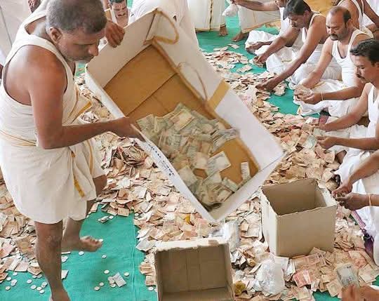 శ్రీవారి హుండీలో నిలిచిన ‘పాత’ నోట్ల రాశి.. ₹400 కోట్లు నిరుపయోగం..!