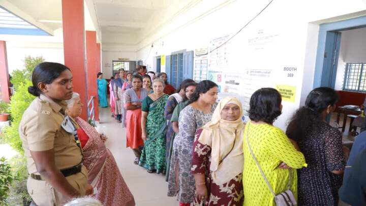 వెల్లువెత్తిన ఓటర్ల చైతన్యం..! రికార్డు స్థాయి ఓటింగ్‌తో ముగిసిన ఎన్నికలు..