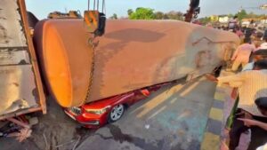 కీసర టోల్‌గేట్ వద్ద ‘మృత్యు’ ట్యాంకర్..!