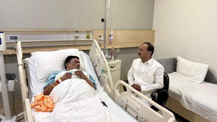 ఎమ్మెల్యే మహిపాల్ రెడ్డిని పరామర్శించిన ఎంపీ ఈటల ….