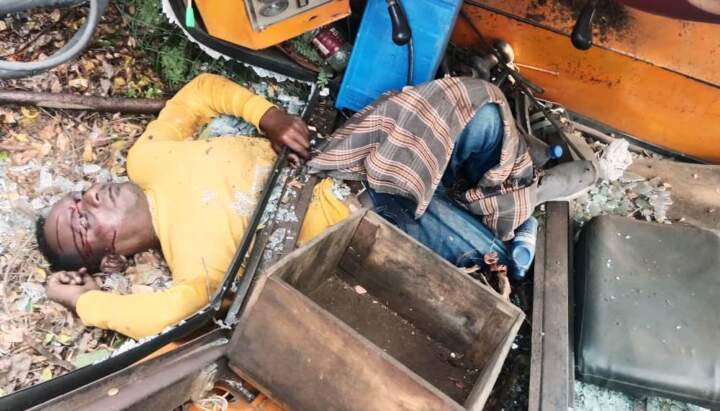 భారీ క్రేన్ వాహనం బోల్తా డ్రైవర్ మృతి…