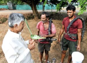 గీత కార్మికుడి ఇంట ముఖ్యమంత్రి….