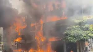 అమీర్‌పేటలో భారీ అగ్ని ప్రమాదం…….