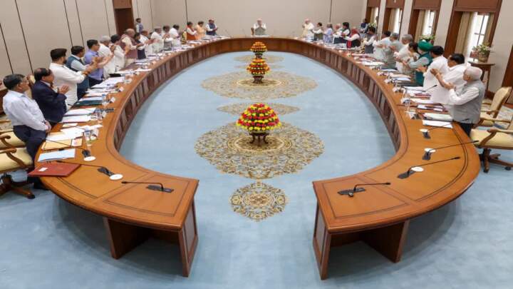 కేంద్రంలో మంత్రివర్గ మార్పుల ఊహాగానాలు.