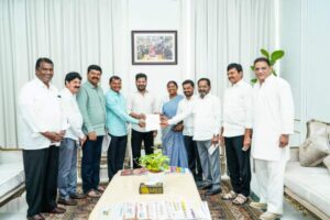 ఏజెన్సీ అభివృద్ధిపై ప్రత్యేక దృష్టి..  సీఎం రేవంత్‌ను కలిసిన ప్రజాప్రతినిధులు..