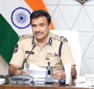 పోలీస్ స్టేషన్ల పునర్వ్యవస్థీకరణకు వేగం..! పోలీస్ స్టేషన్ పరిధుల పునర్విభజనపై డీజీపీ సీవీ ఆనంద్ కీలక సమీక్ష..