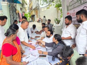 ఖైరతాబాద్‌లో ఎస్ ఐ ఆర్ ప్రక్రియను సమీక్షించిన బిఆర్ఎస్ ఇంచార్జ్ మన్నె గోవర్ధన్ రెడ్డి