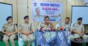 తెలంగాణ స్మార్ట్ పోలీసింగ్ – యూజింగ్ టెక్నాలజీ’ దిశగా తెలంగాణ పోలీస్..! సమీక్ష సమావేశంలో డీజిపీ సివి. ఆనంద్..