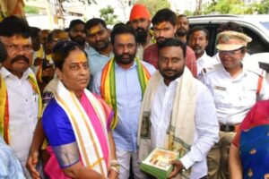 ఘనంగా కాంగ్రెస్ నాయకుడి జన్మదిన వేడుకలు
