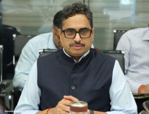 ఆగస్టు 30 నాటికి రెండు జతల యూనిఫాంలు.