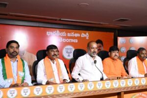 కాంగ్రెస్, బీఆర్ఎస్ పాలనంతా పేపర్ లీకేజీల మయం.
