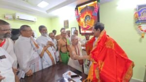 ఎఎన్ఎన్ పురస్కార గ్రహీత వాడపల్లి ఈవోకు ఘనసన్మానం..