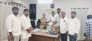 ప్రజా సమస్యల పై ఈ నెల 25న బిజెపి మహా ధర్నా..! అనుమతి కోరుతూ డీసీపీ ధార కవిత కు వినతిపత్రం..