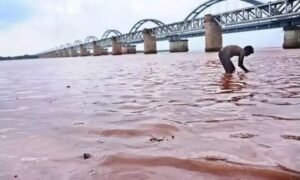 భద్రాచలం వద్ద గోదావరి ఉగ్రరూపం….