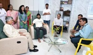 బ్రహ్మం చౌదరిని పరామర్శించిన సీఎం చంద్రబాబు…