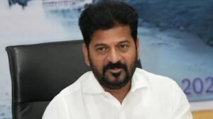 పాలన పక్కనపెట్టి పబ్లిసిటీకే ప్రాధాన్యమిస్తున్న రేవంత్ రెడ్డి.