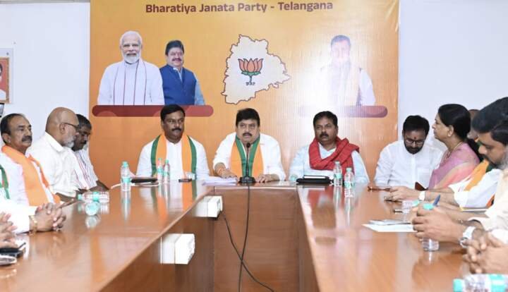 మోదీ 25 ఏళ్ల ప్రజా పాలనపై బీజేపీ నేతల అభినందనలు..! రాష్ట్ర అభివృద్ధికి కేంద్రం నిరంతరం సహకారం..